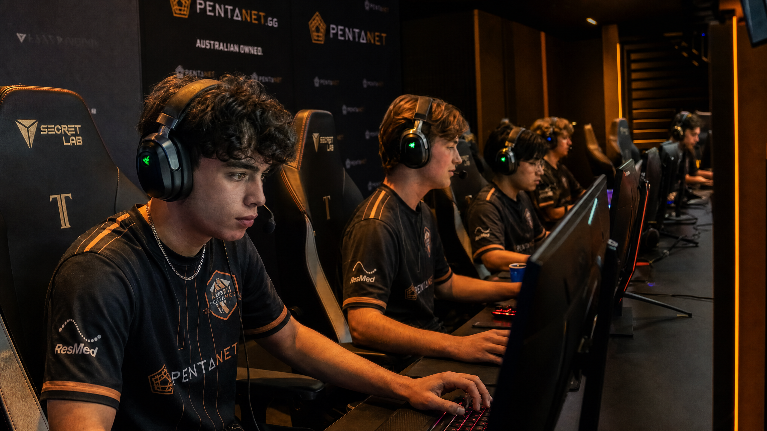 VoidTracker team at gaming station